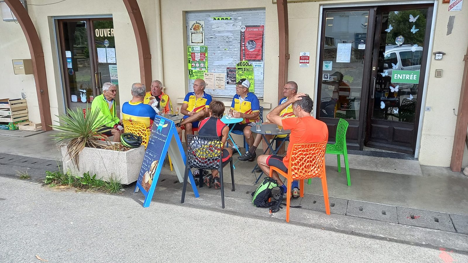 Membres du club en pause à Samatan